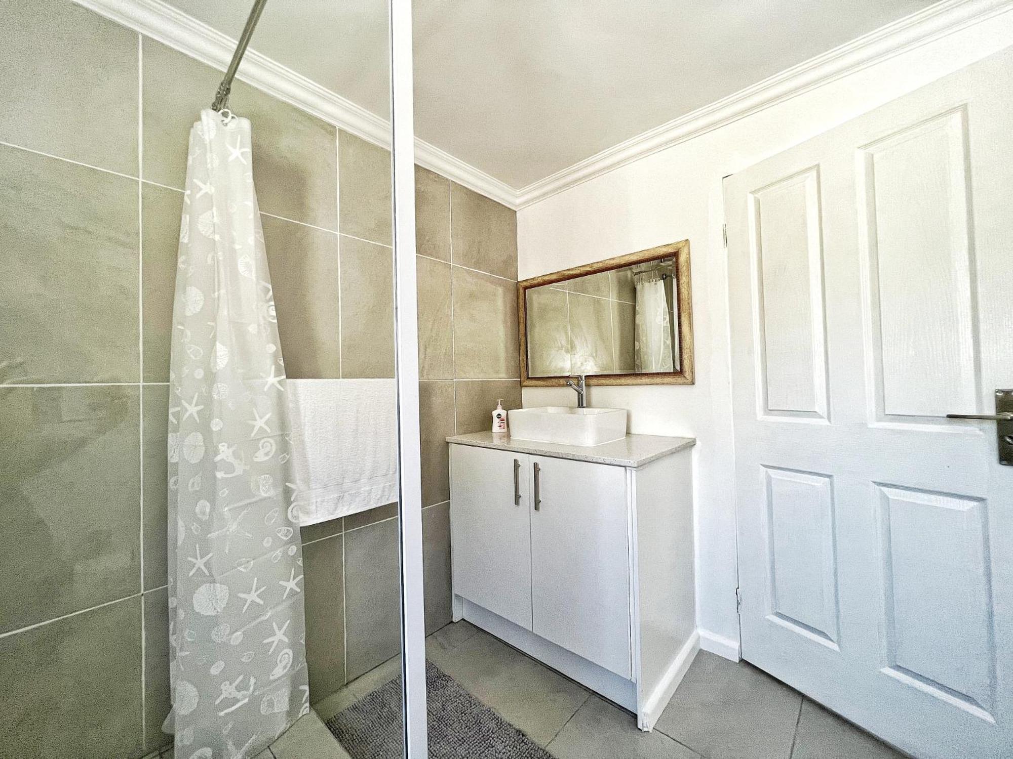 Coastal House - 2br And Self Catering Le Cap