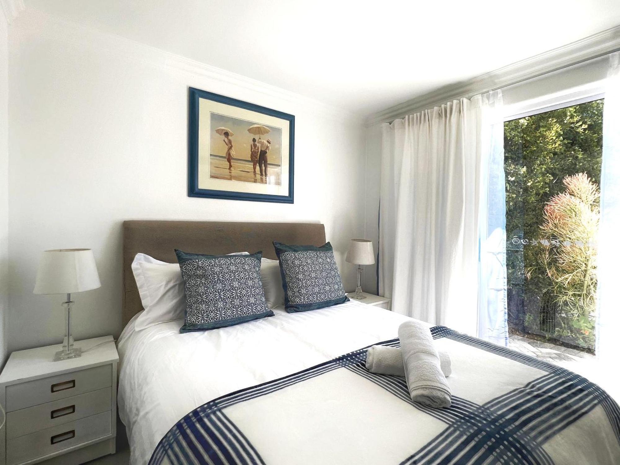 Coastal House - 2br And Self Catering Hébergement de vacances Le Cap